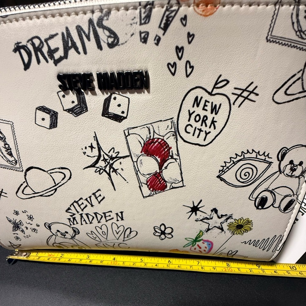NWT Steve Madden Blynn Doodle Graffiti Crossbody Bag NYC - Picture 6 of 8